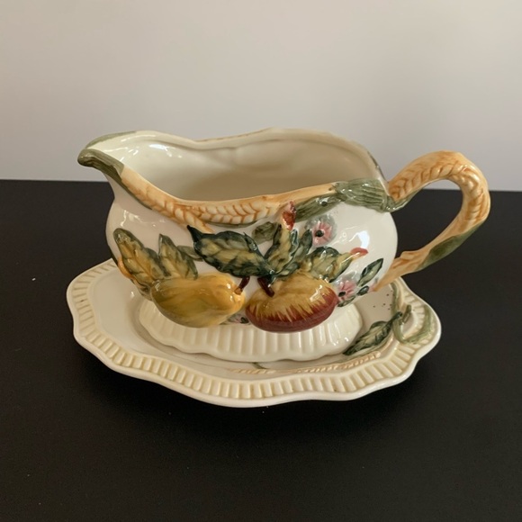 Gravy boat, cream sugar, salt pepper set - Picture 2 of 8